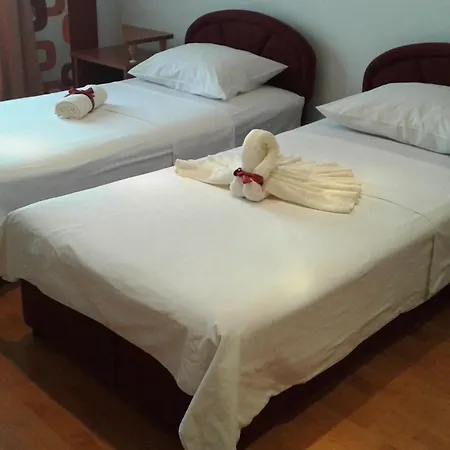 Ani Rooms&apartments Center *